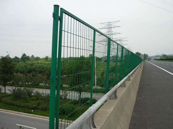桥梁护栏1.jpg